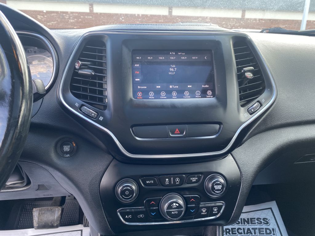 Photo 13 of this JEEP CHEROKEE