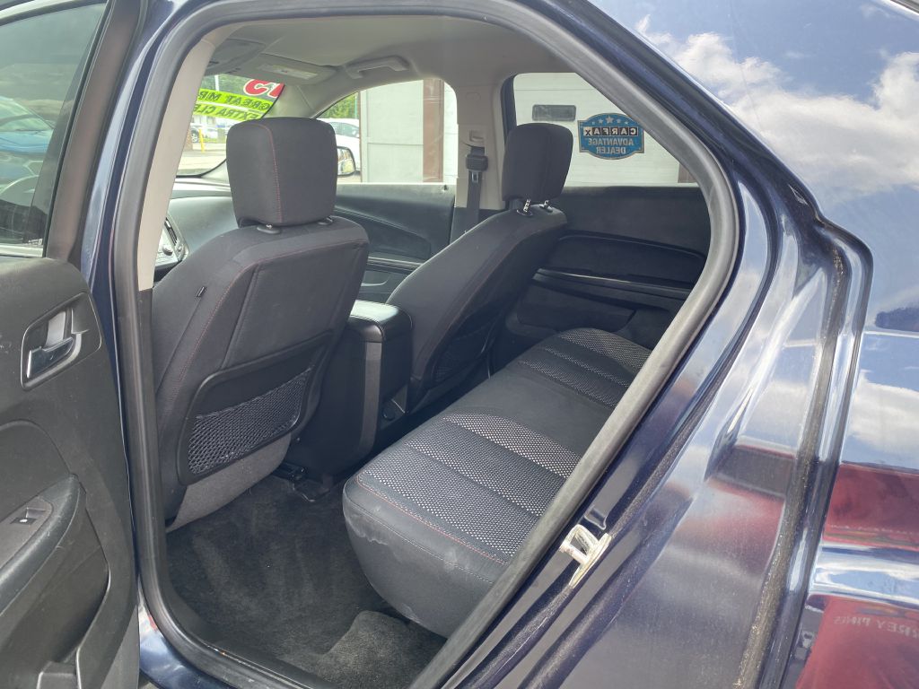 Photo 15 of this CHEVROLET EQUINOX