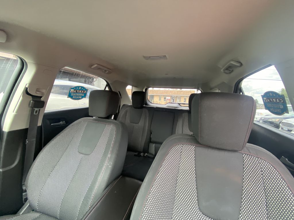 Photo 19 of this CHEVROLET EQUINOX