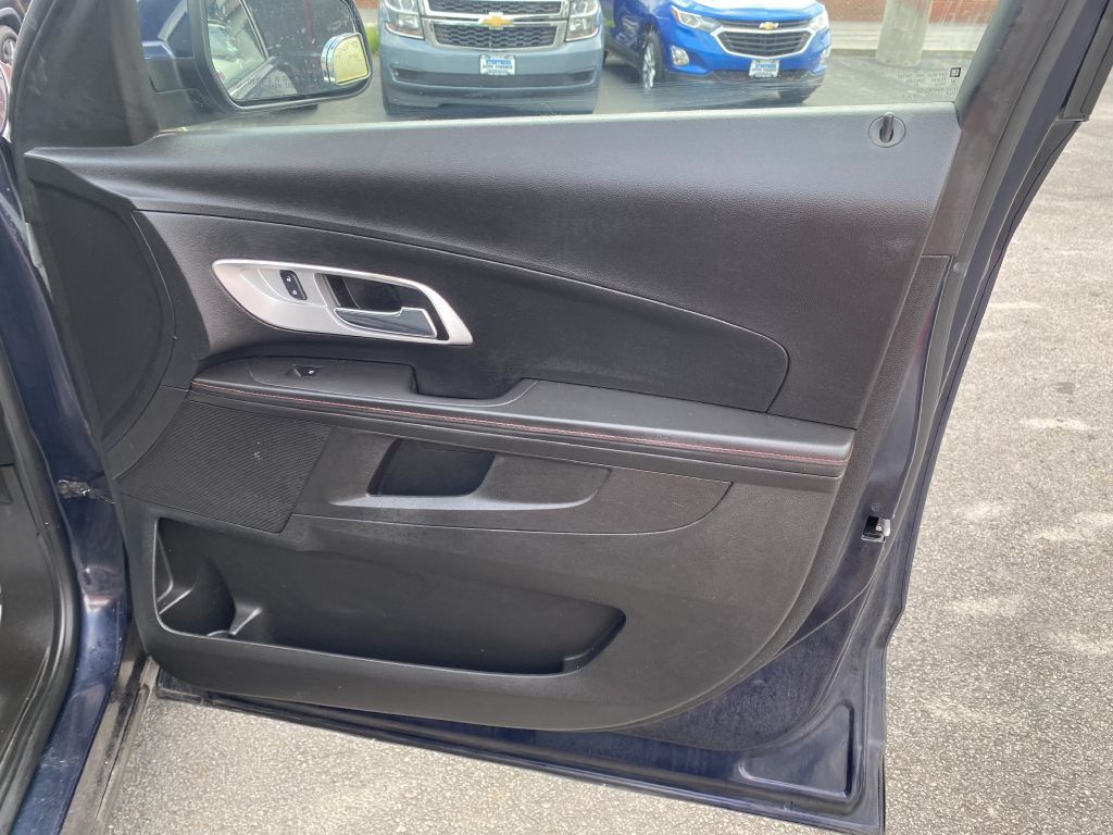 Photo 23 of this CHEVROLET EQUINOX