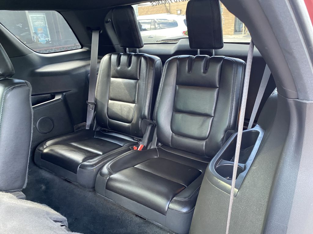 Photo 16 of this FORD EXPLORER