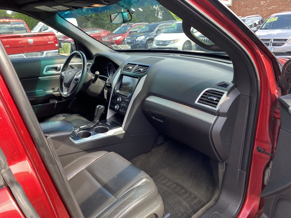 Photo 19 of this FORD EXPLORER