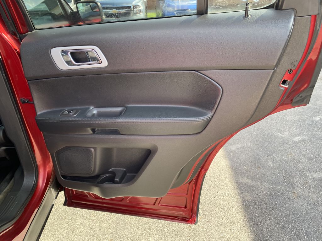 Photo 22 of this FORD EXPLORER