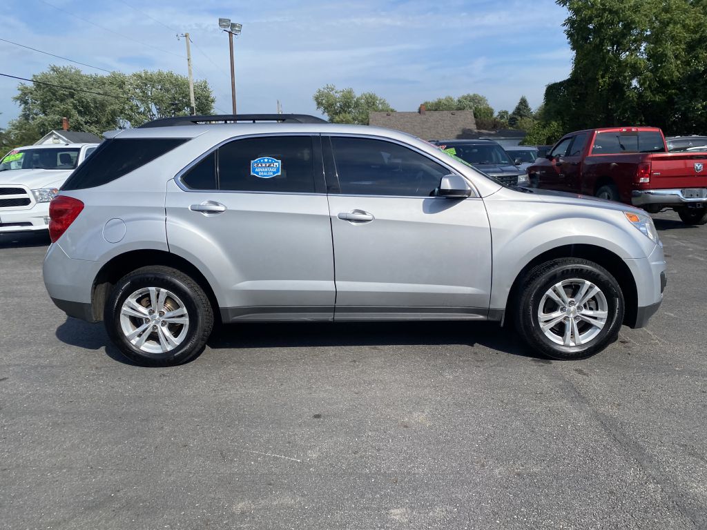 Photo 4 of this CHEVROLET EQUINOX