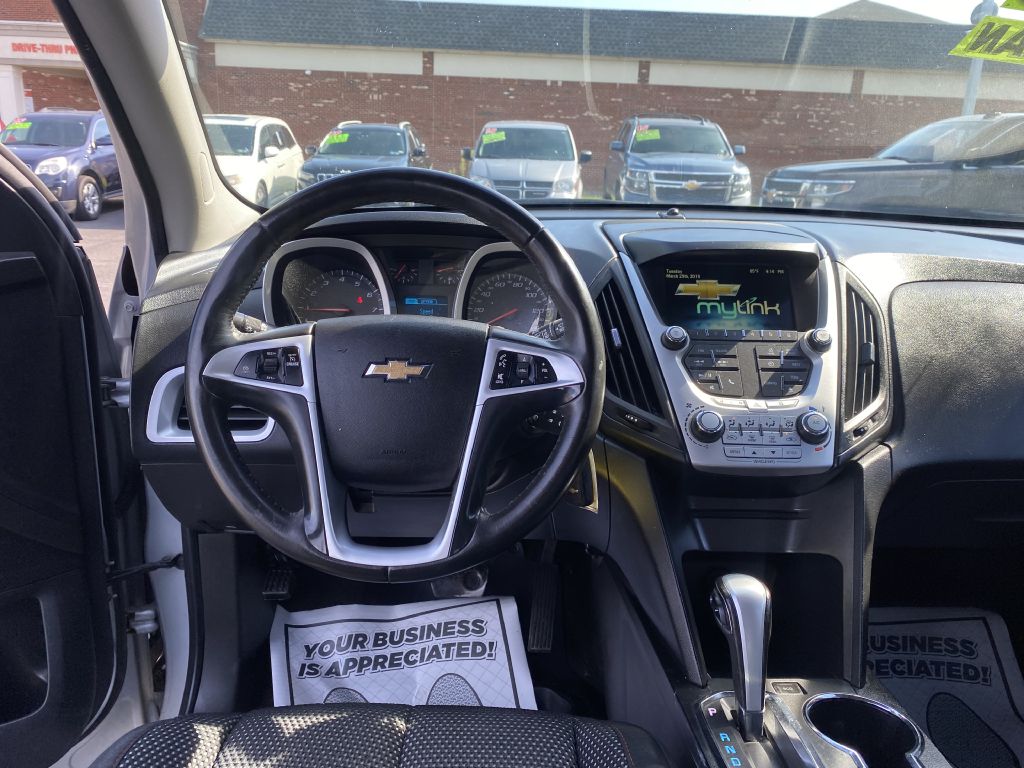 Photo 10 of this CHEVROLET EQUINOX