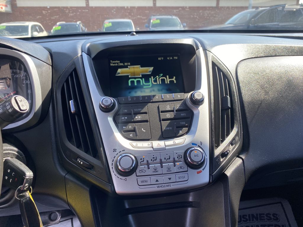 Photo 13 of this CHEVROLET EQUINOX