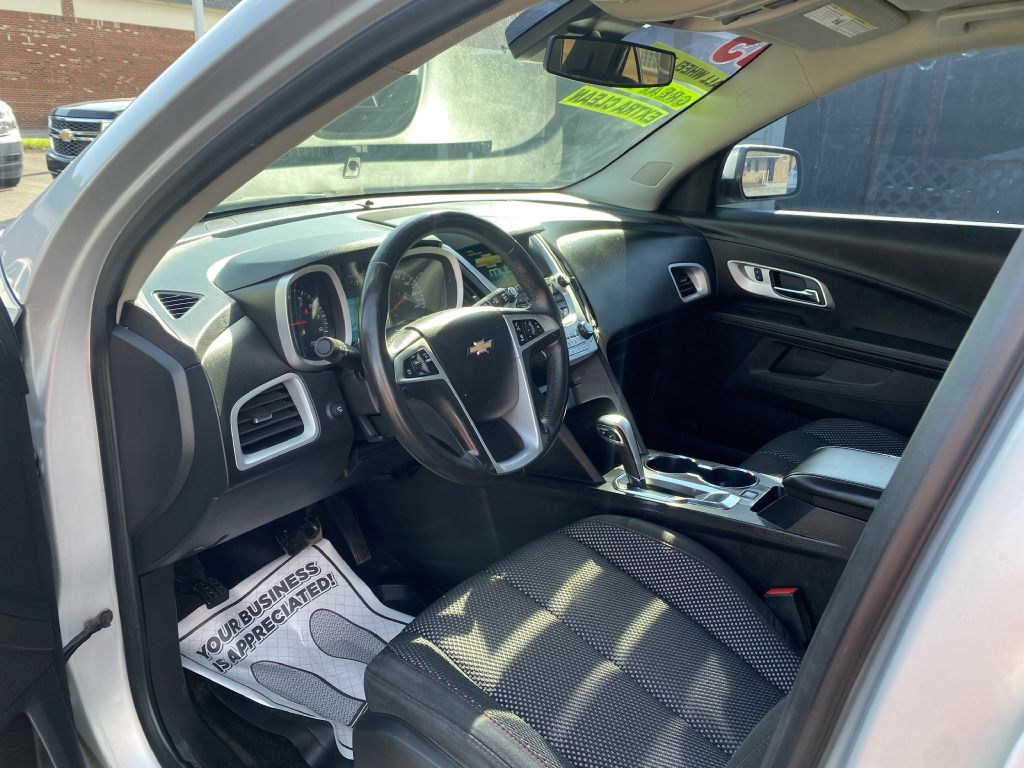 Photo 14 of this CHEVROLET EQUINOX