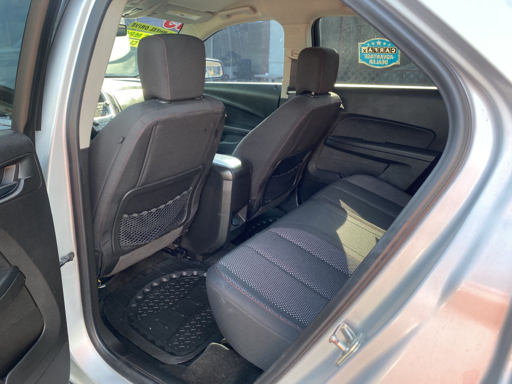 Photo 15 of this CHEVROLET EQUINOX