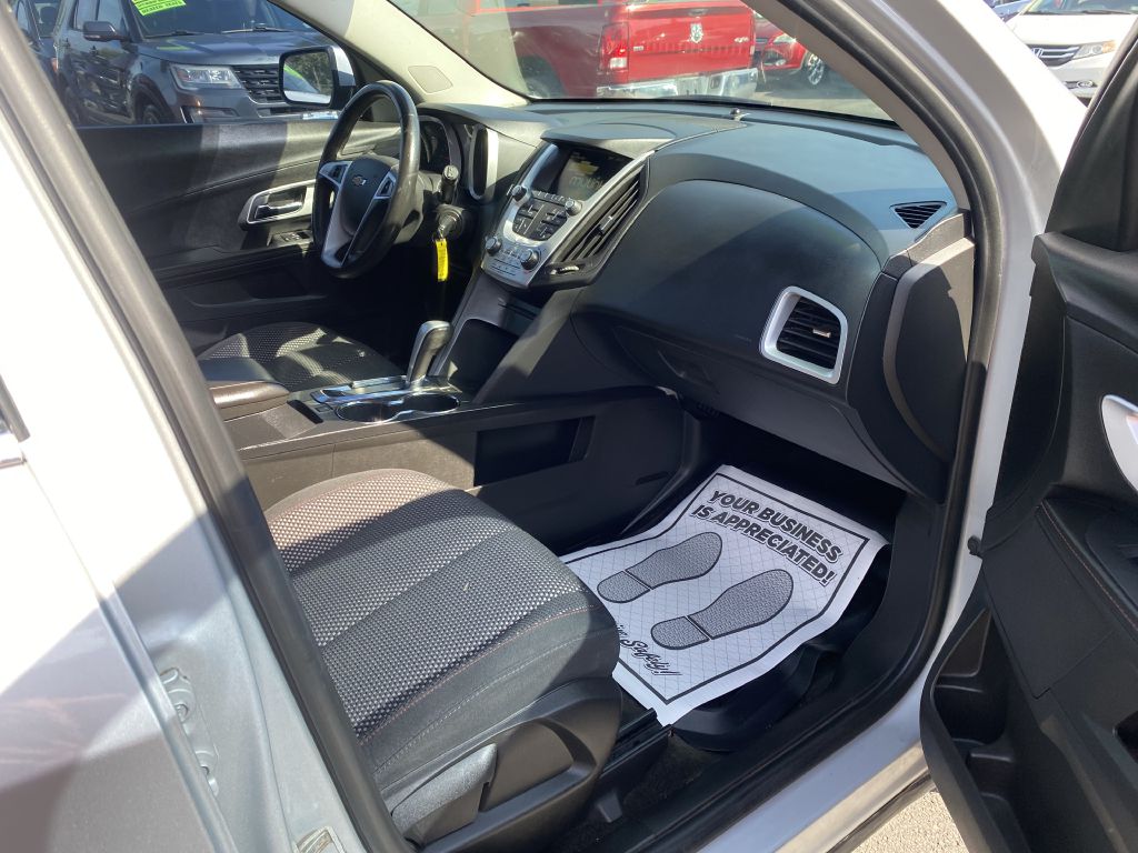 Photo 18 of this CHEVROLET EQUINOX