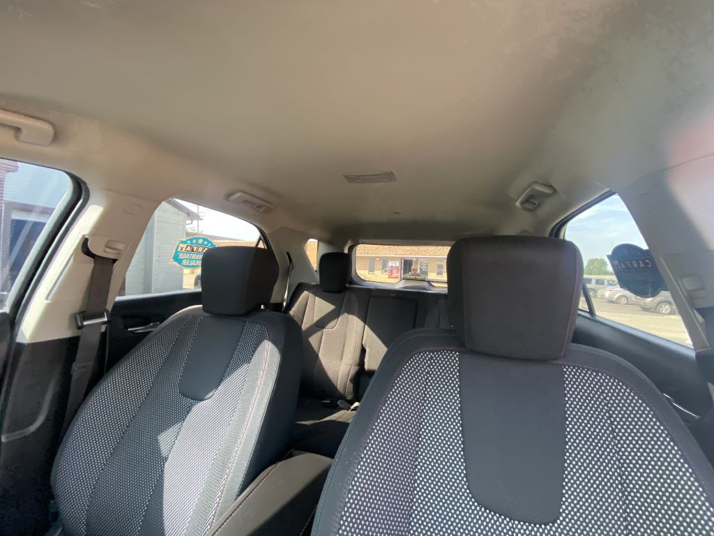 Photo 19 of this CHEVROLET EQUINOX
