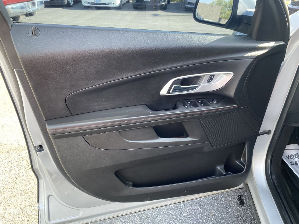 Photo 20 of this CHEVROLET EQUINOX