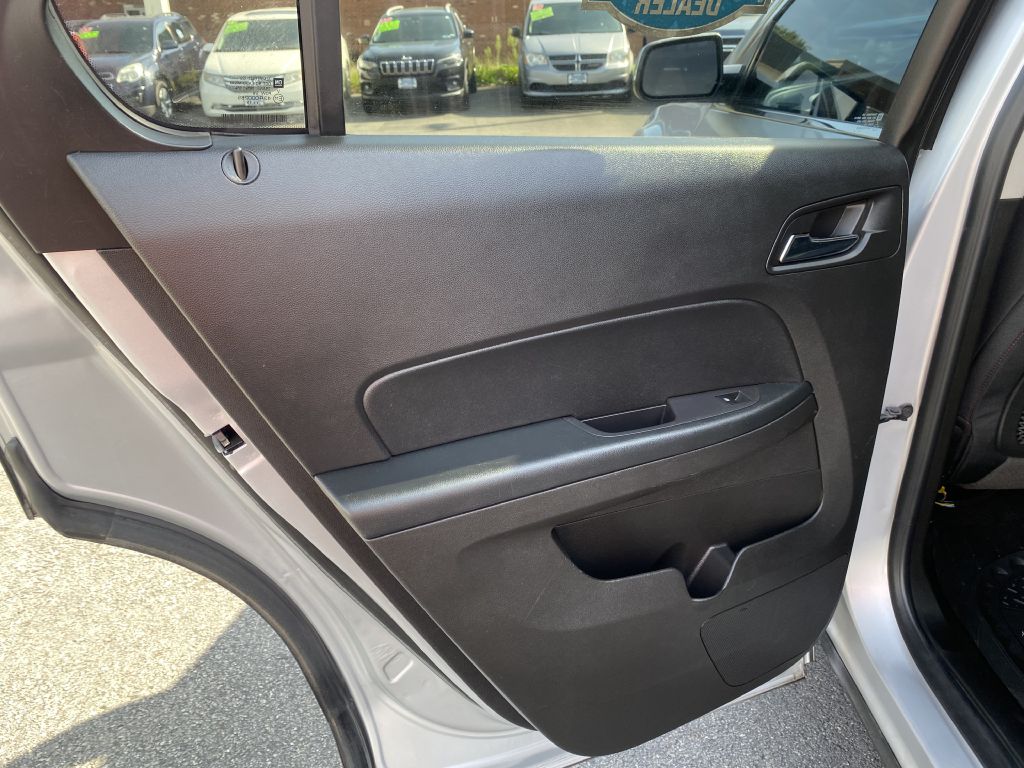 Photo 21 of this CHEVROLET EQUINOX