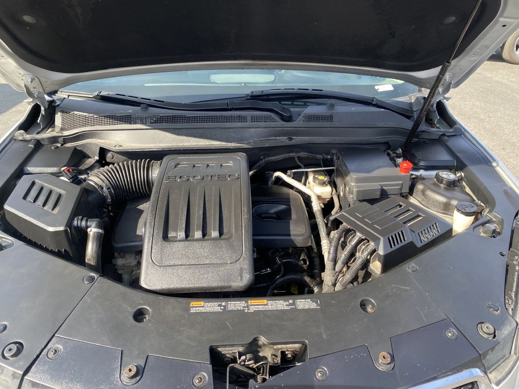 Photo 24 of this CHEVROLET EQUINOX