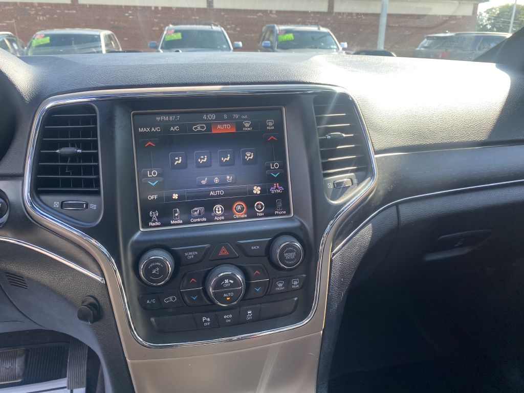 Photo 13 of this JEEP GRAND CHEROKEE