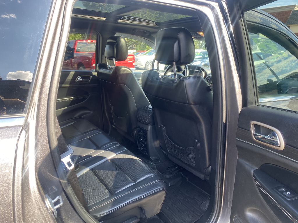 Photo 18 of this JEEP GRAND CHEROKEE