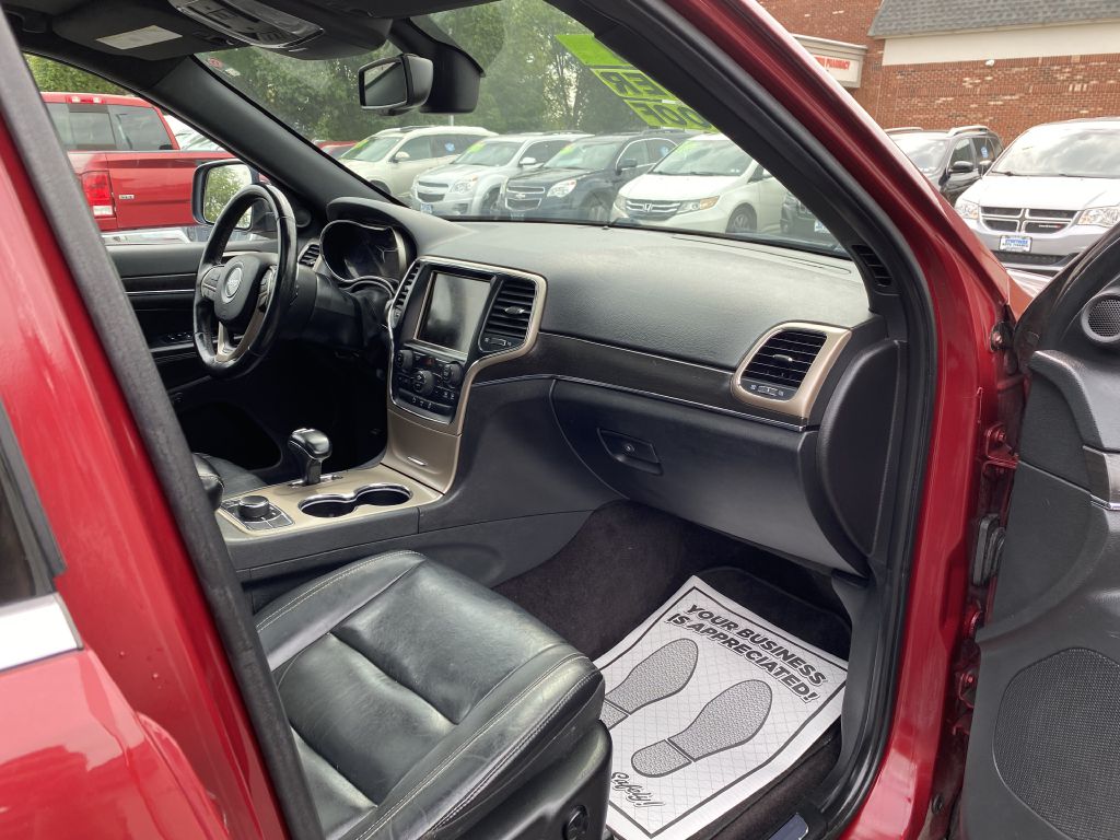 Photo 18 of this JEEP GRAND CHEROKEE