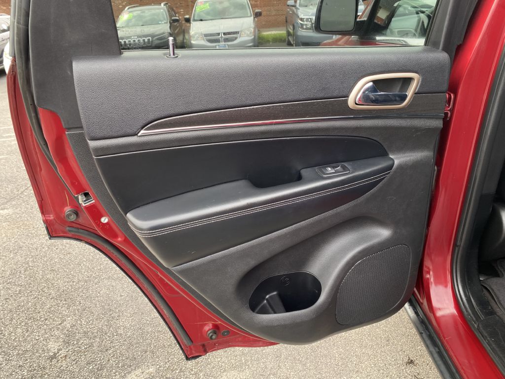 Photo 21 of this JEEP GRAND CHEROKEE