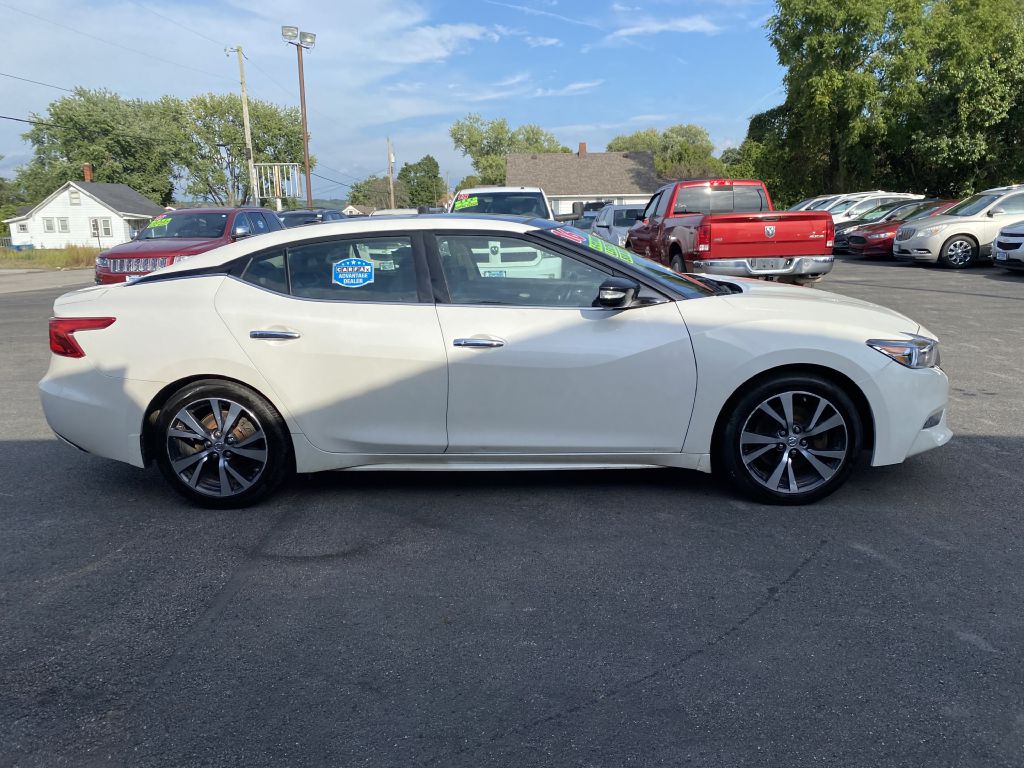 Photo 4 of this NISSAN MAXIMA
