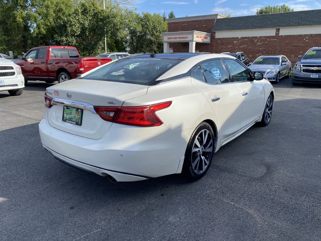 Photo 5 of this NISSAN MAXIMA