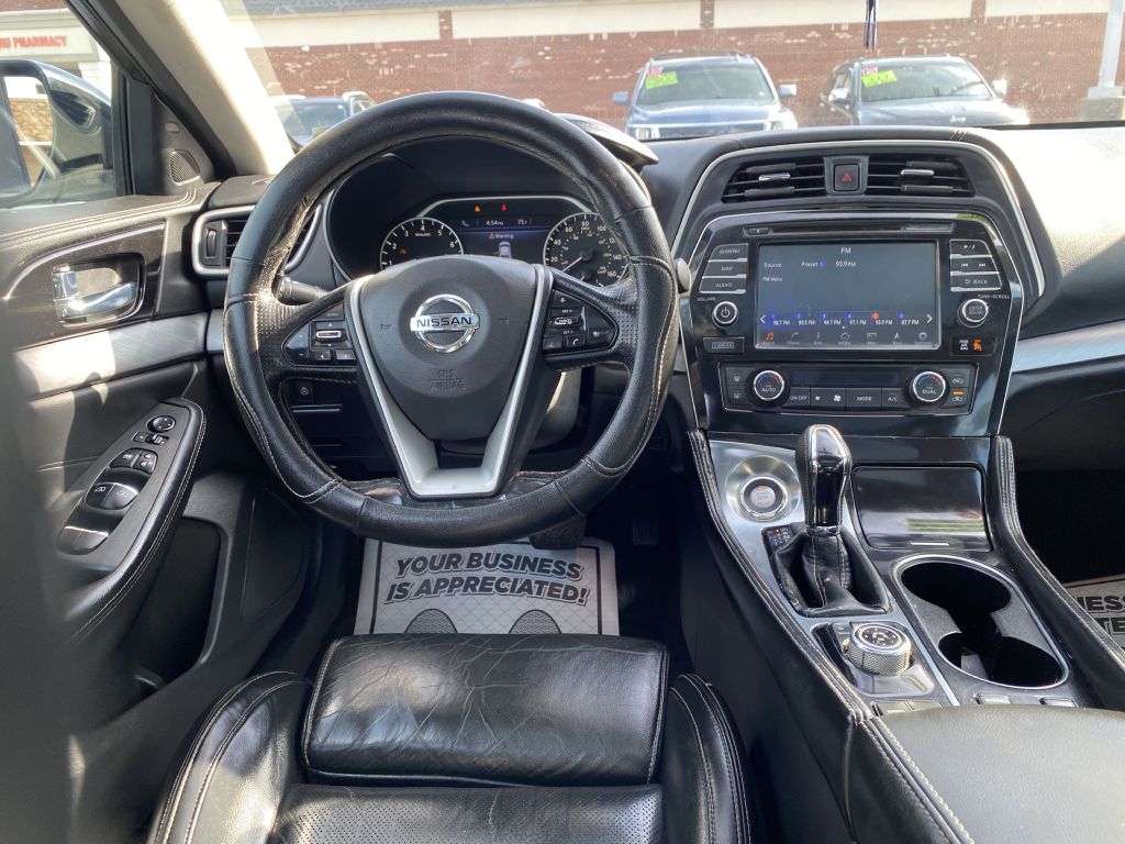 Photo 10 of this NISSAN MAXIMA