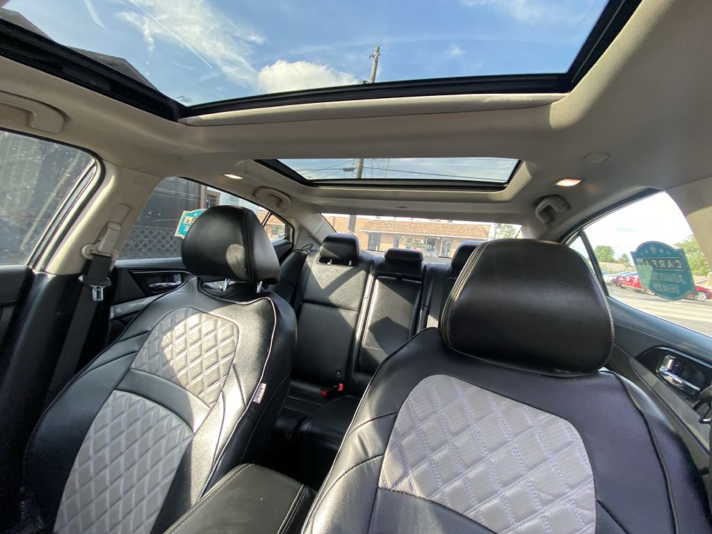 Photo 18 of this NISSAN MAXIMA