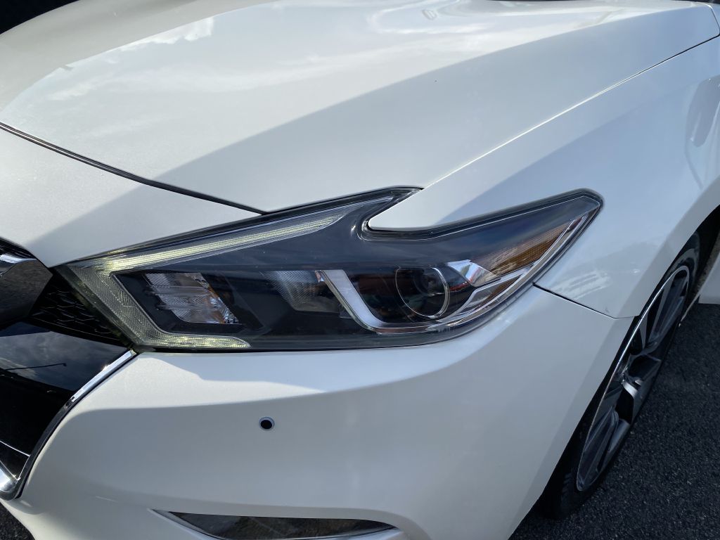 Photo 24 of this NISSAN MAXIMA
