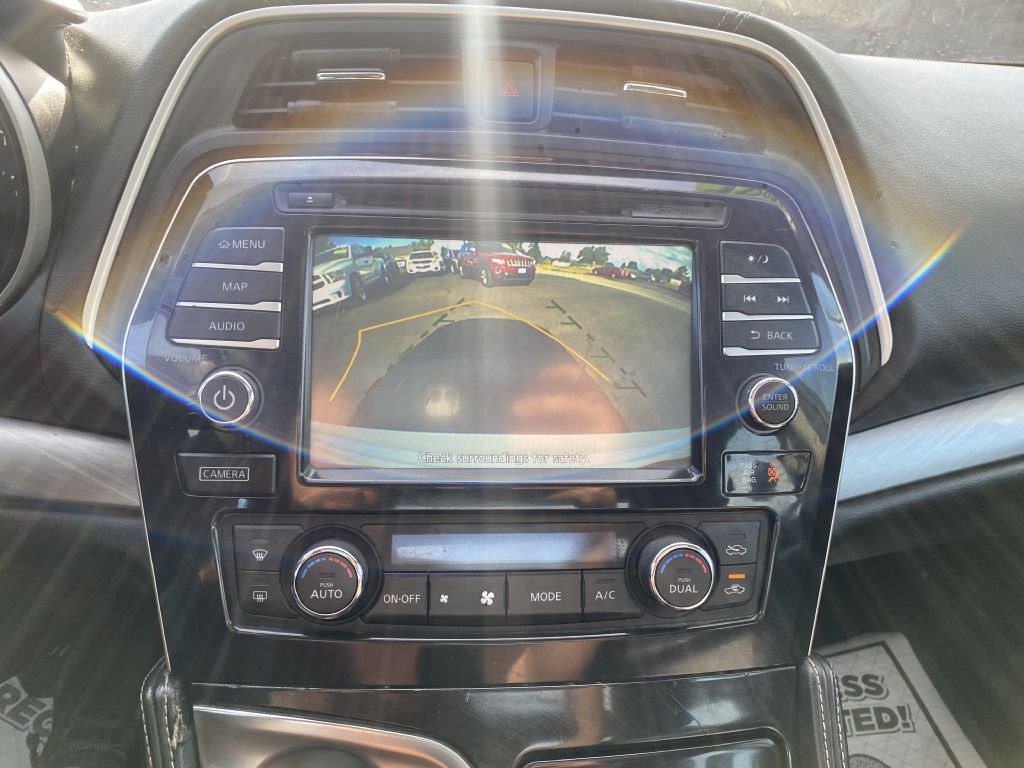 Photo 26 of this NISSAN MAXIMA