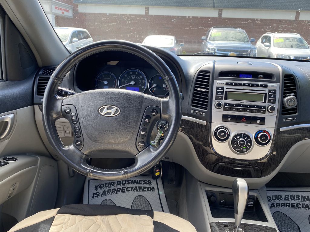 Photo 10 of this HYUNDAI SANTA FE