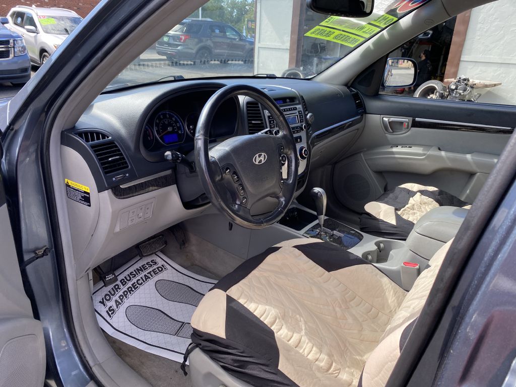 Photo 14 of this HYUNDAI SANTA FE