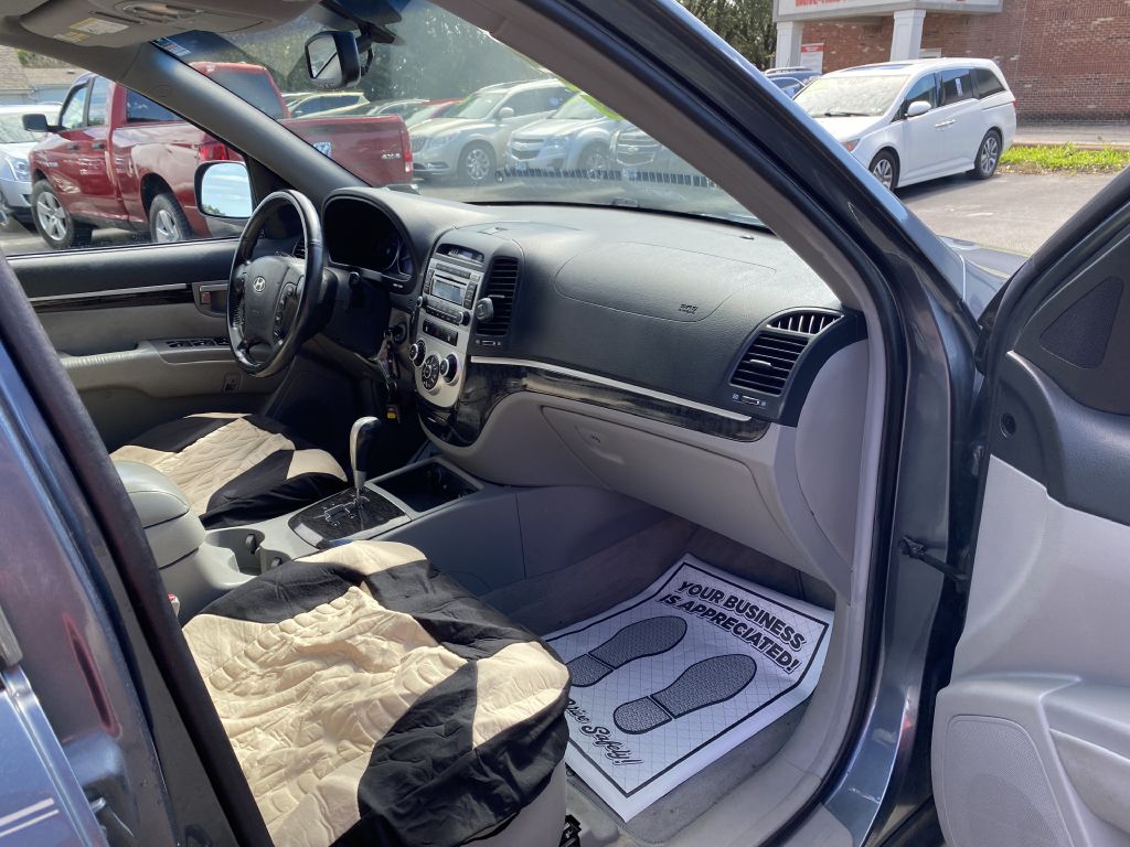 Photo 18 of this HYUNDAI SANTA FE