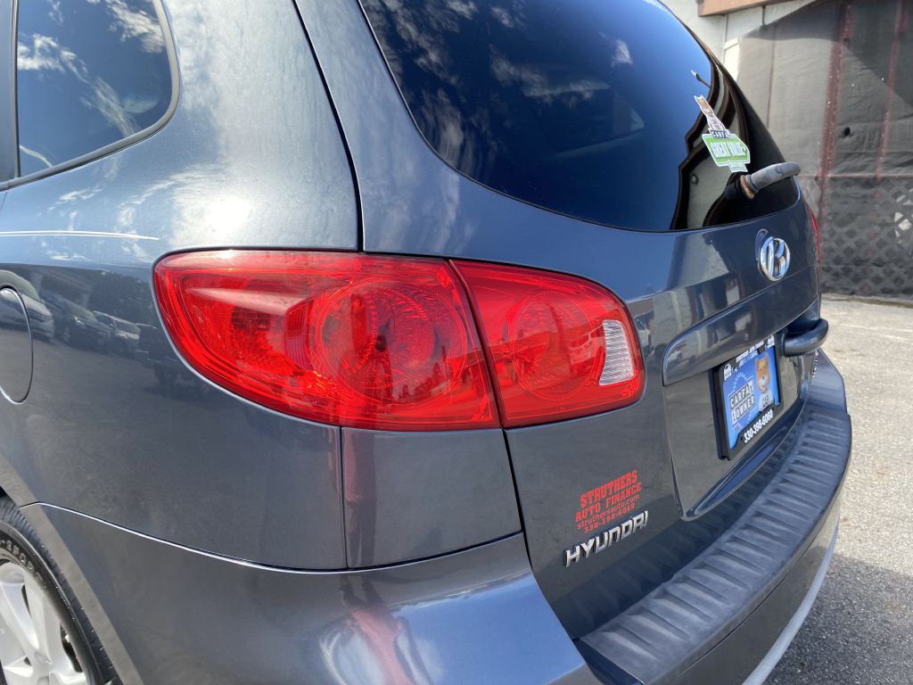 Photo 26 of this HYUNDAI SANTA FE