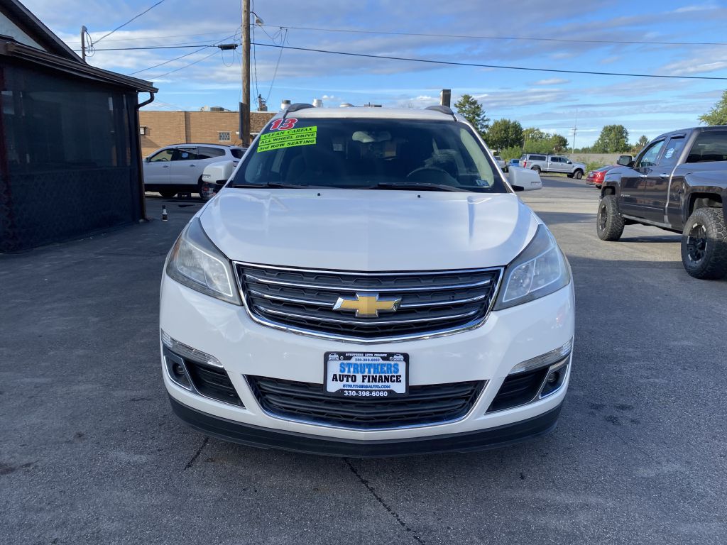 Photo 2 of this CHEVROLET TRAVERSE