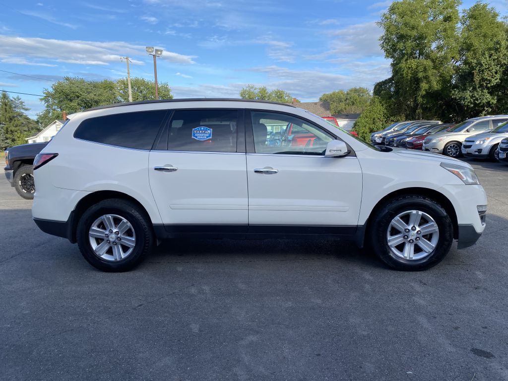 Photo 4 of this CHEVROLET TRAVERSE