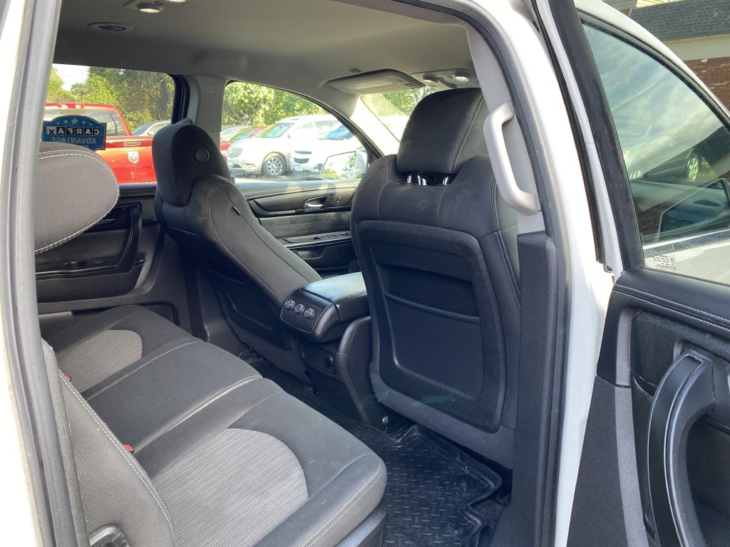 Photo 18 of this CHEVROLET TRAVERSE