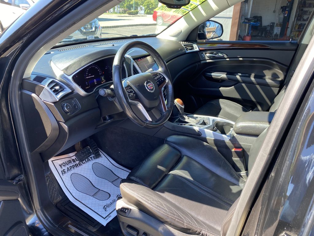 Photo 14 of this CADILLAC SRX