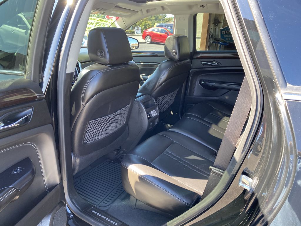 Photo 15 of this CADILLAC SRX