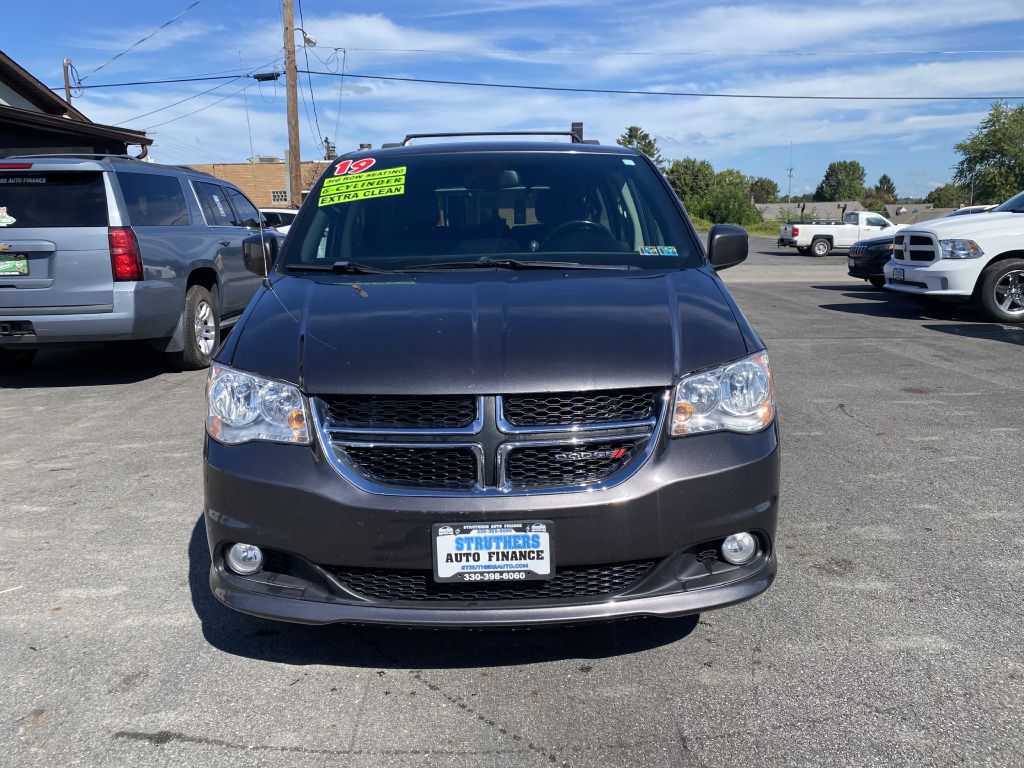 Photo 2 of this DODGE GRAND CARAVAN