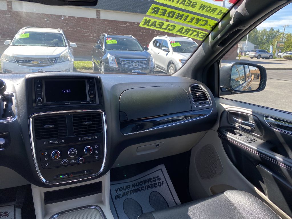 Photo 11 of this DODGE GRAND CARAVAN