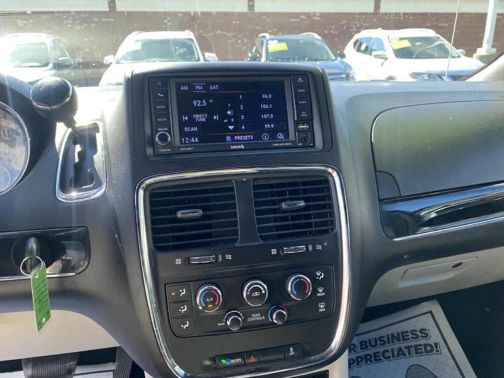 Photo 13 of this DODGE GRAND CARAVAN