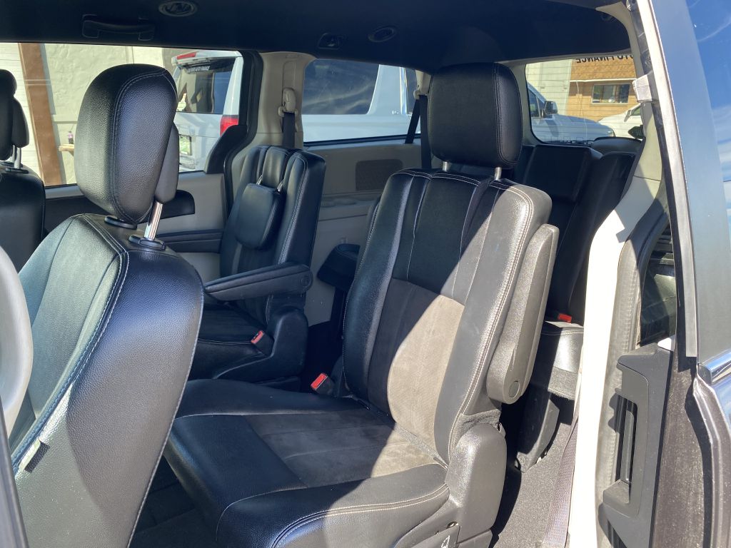 Photo 15 of this DODGE GRAND CARAVAN