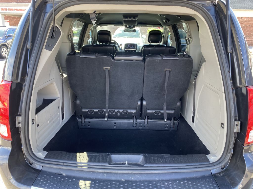Photo 17 of this DODGE GRAND CARAVAN