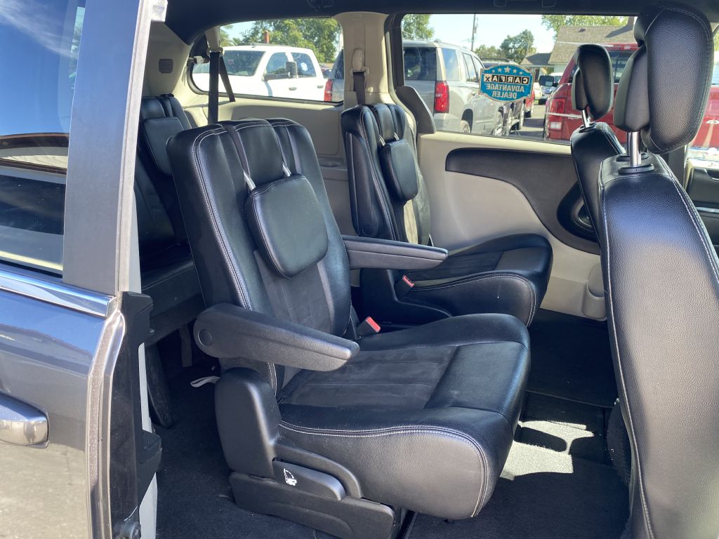 Photo 18 of this DODGE GRAND CARAVAN