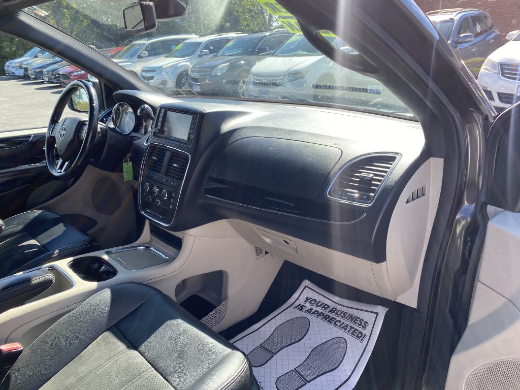 Photo 19 of this DODGE GRAND CARAVAN