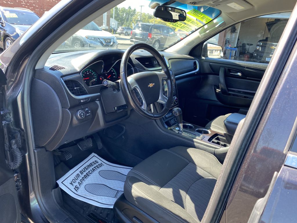 Photo 13 of this CHEVROLET TRAVERSE