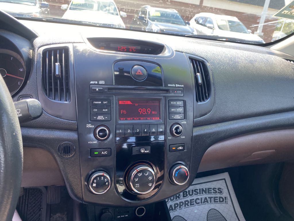 Photo 13 of this KIA FORTE