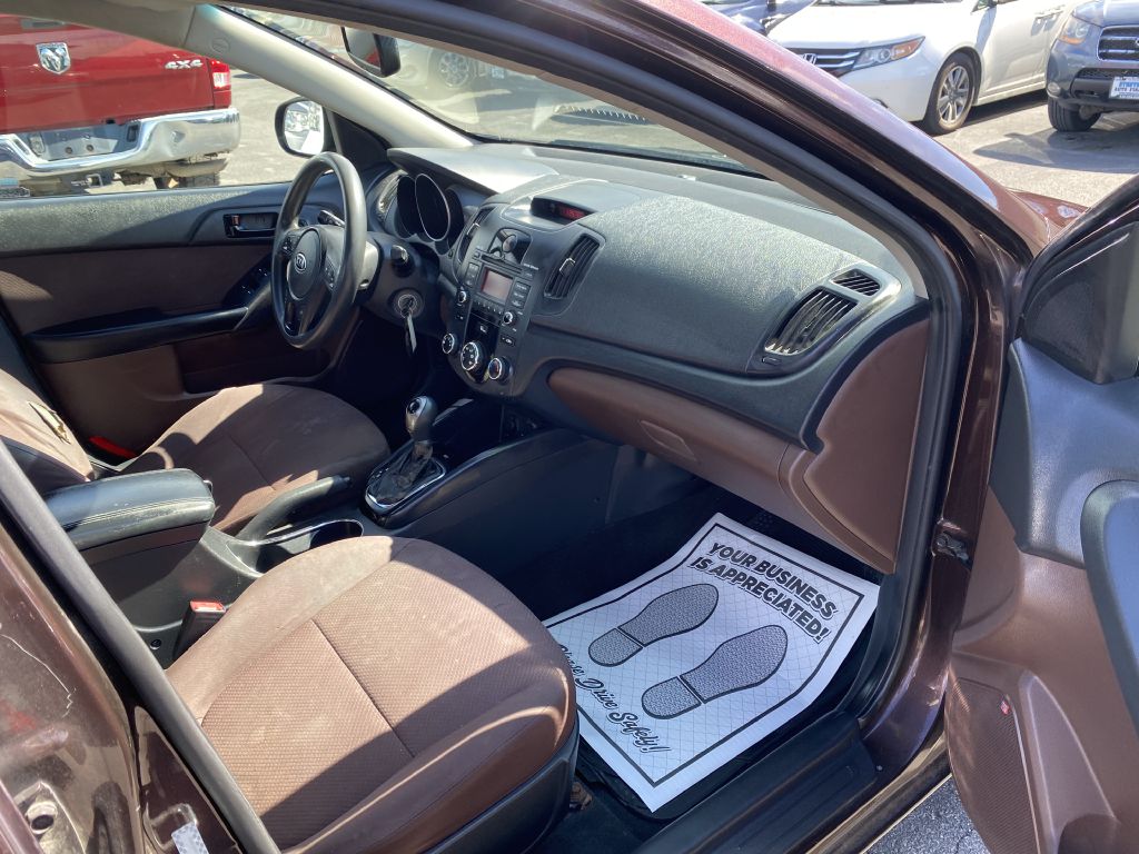 Photo 17 of this KIA FORTE