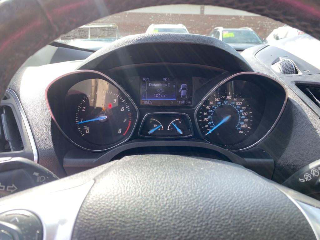 Photo 12 of this FORD ESCAPE