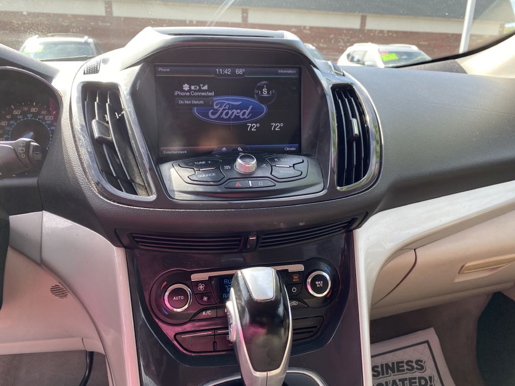 Photo 13 of this FORD ESCAPE