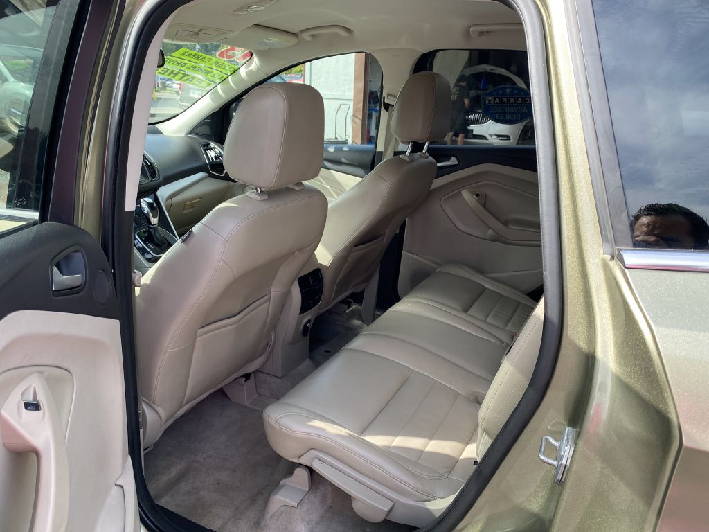 Photo 15 of this FORD ESCAPE