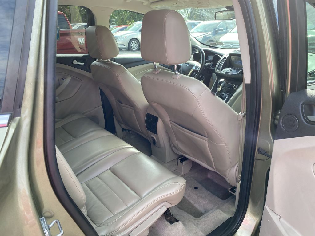 Photo 17 of this FORD ESCAPE
